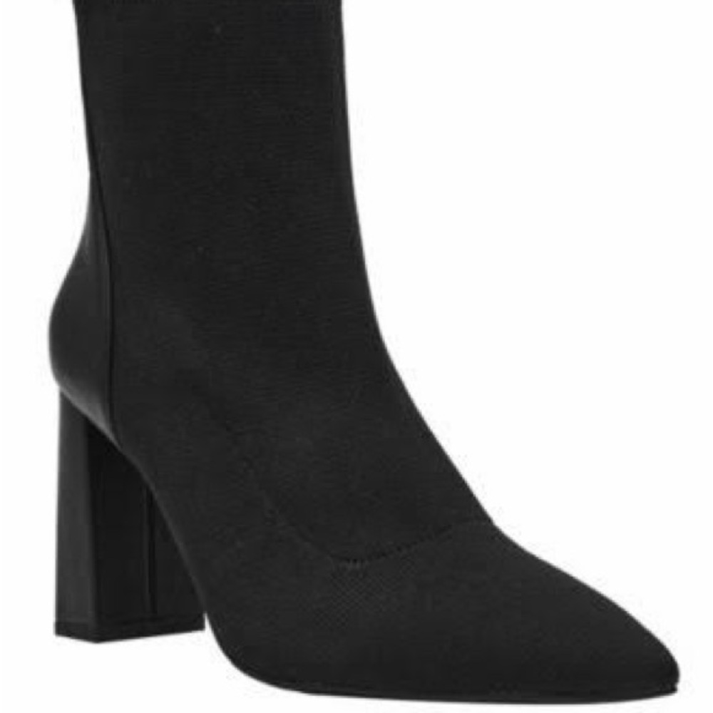 Wild Pair Iiskraa Pointy Toe Knit Booties